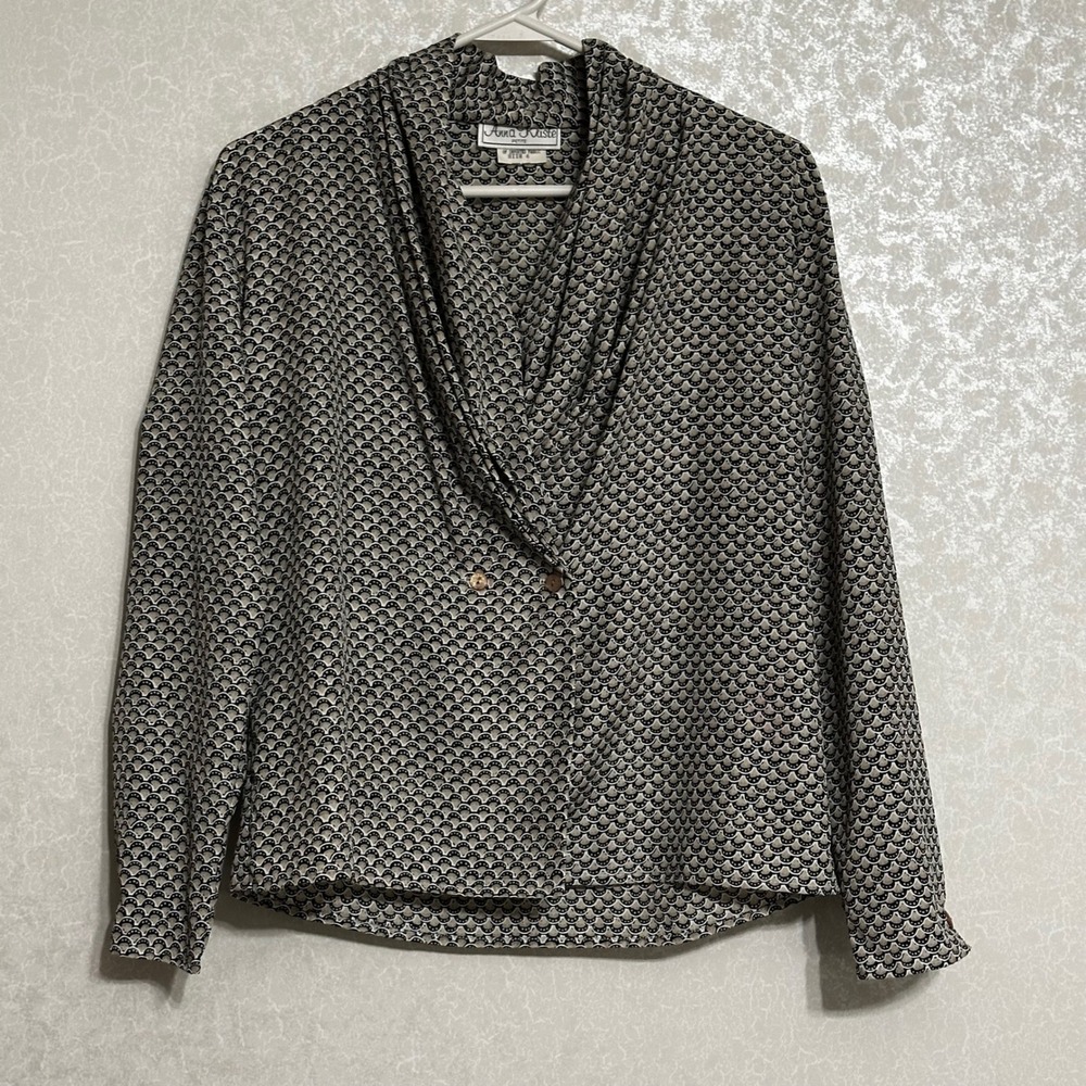 Anna Kriste Petite VTG Blouse Geometric Print V-neck Button Front Long Sleeve 6